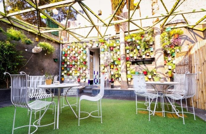 cafe for official meetings